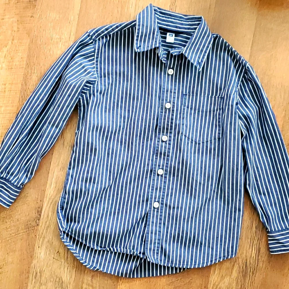 GAP blue white